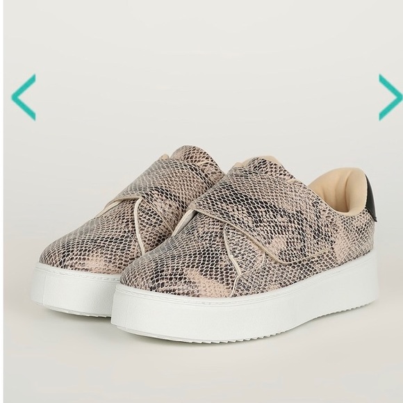 New! Snake Print Platform Sneaker with Velcro - Picture 6 of 10